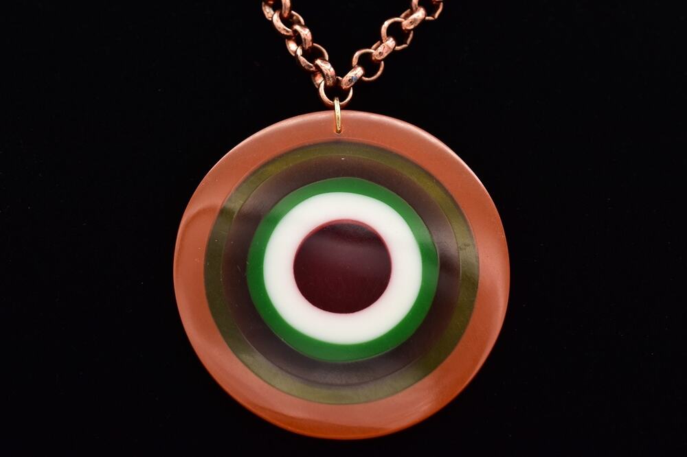 Tarina Tarantino Lucite Pendant Necklace Round 70s Inspired Signed Y2K Bin7A